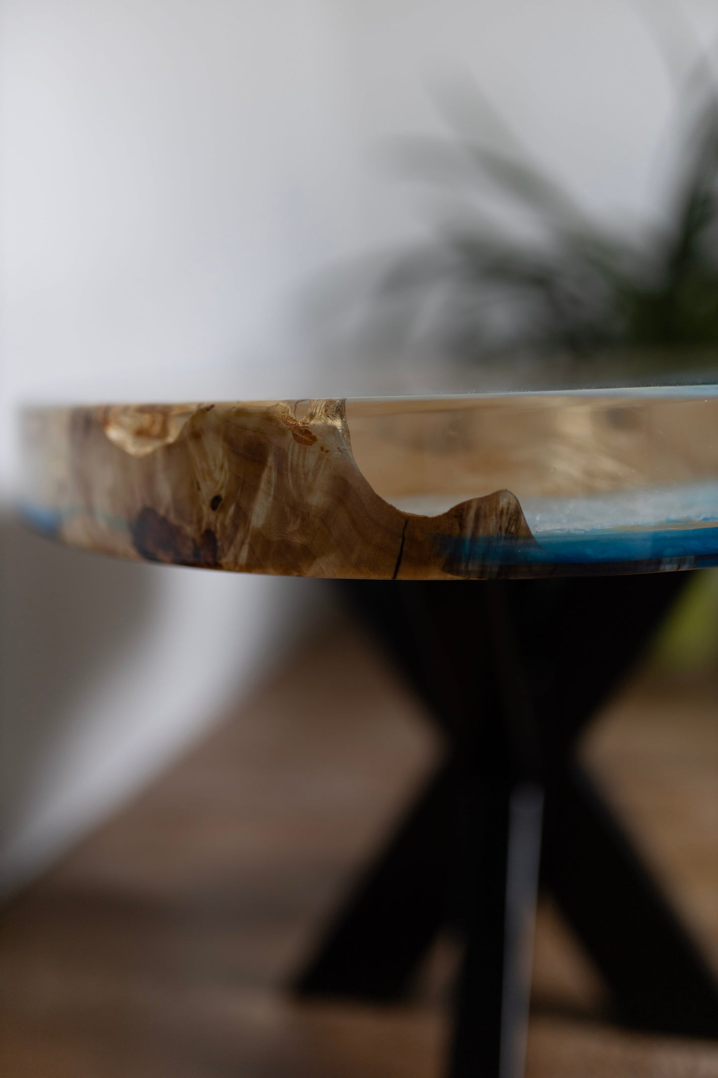 Masă de cafea din lemn masiv de plop burl și rășină epoxidică Riviera