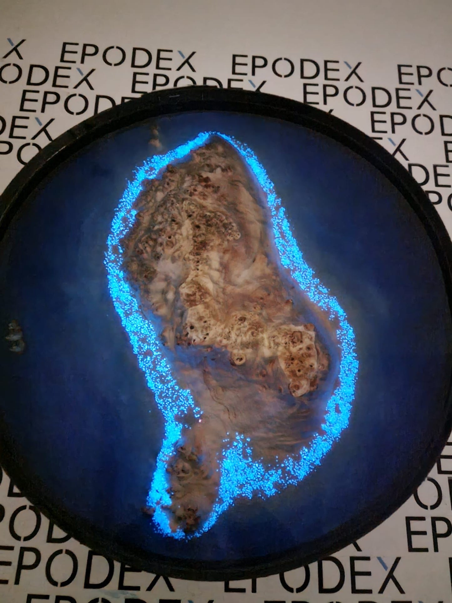 Masă de cafea din lemn masiv de plop burl și rășină epoxidică Sea of Stars